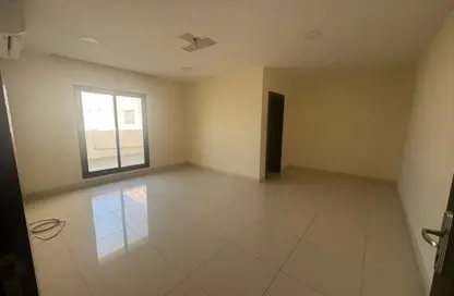 Apartment - 3 Bedrooms - 2 Bathrooms for rent in Tubli - Central Governorate