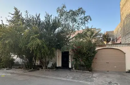 فيلا - 2 غرف نوم - 2 حمامات للبيع في سترة - المحافظة الوسطى