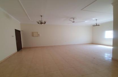 Apartment - 3 Bedrooms - 2 Bathrooms for rent in Arad - Muharraq Governorate Apartment - 3 Bedrooms - 2 Bathrooms for rent in Arad - Muharraq Governorate