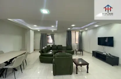 Apartment - 3 Bedrooms - 3 Bathrooms for rent in Zinj - Manama - Capital Governorate