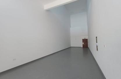 Warehouse - Studio - 1 Bathroom for rent in Diyar Al Muharraq - Muharraq Governorate