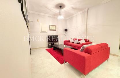 Apartment - 2 - 2 for rent in Al Juffair - Capital Governorate