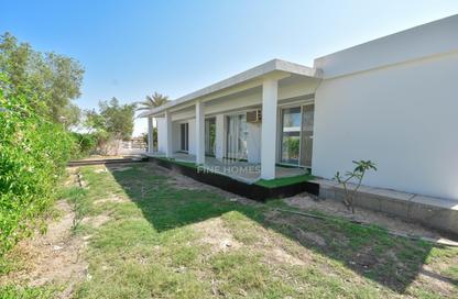 Villa - 3 Bedrooms - 3 Bathrooms for rent in Sanad - Central Governorate