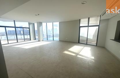 Apartment - 3 Bedrooms - 5 Bathrooms for rent in Reef Island - Capital Governorate