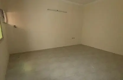 شقة - 2 غرف نوم - 2 حمامات للايجار في توبلي - المحافظة الوسطى