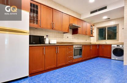 Apartment - 2 Bedrooms - 2 Bathrooms for rent in Al Juffair - Capital Governorate