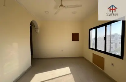 Apartment - 2 Bedrooms - 2 Bathrooms for rent in Gufool - Manama - Capital Governorate