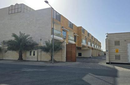 Compound - 4 Bedrooms - 6 Bathrooms for rent in Tubli - Central Governorate