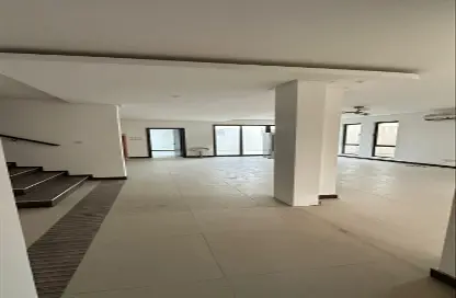 Villa - 5 Bedrooms - 6 Bathrooms for rent in Diyar Al Muharraq - Muharraq Governorate