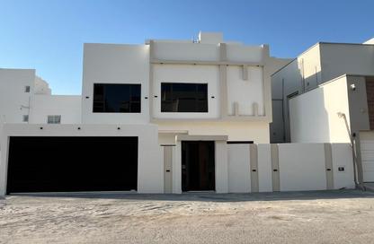 Villa - 6 - 7 for sale in Hidd - Muharraq Governorate