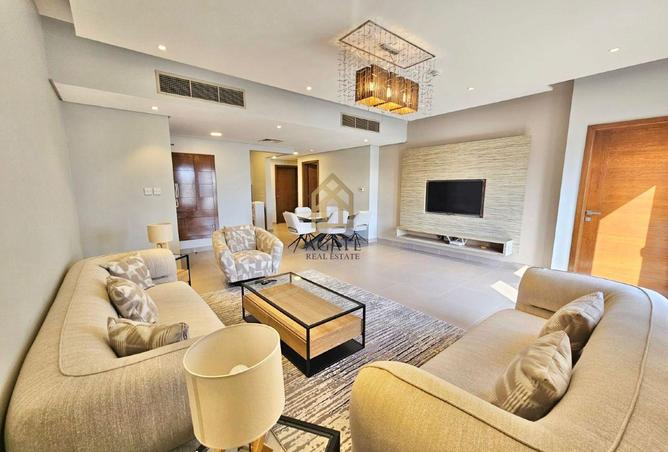 998279 - Property Image 2