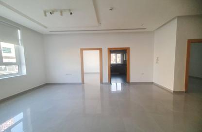 Apartment - 3 Bedrooms - 3 Bathrooms for rent in Tubli - Central Governorate