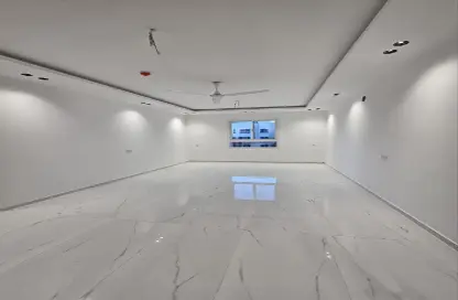 شقة - 4 غرف نوم - 4 حمامات للبيع في الحد - المحرق