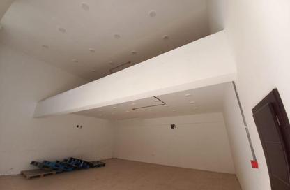 Show Room - Studio for rent in Salmabad - Central Governorate
