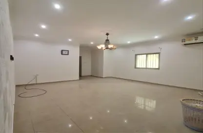 Apartment - 3 Bedrooms - 2 Bathrooms for rent in Jid Ali - Central Governorate