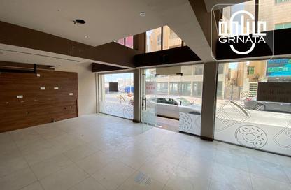 Show Room - Studio - 2 Bathrooms for rent in Muharraq - Muharraq Governorate