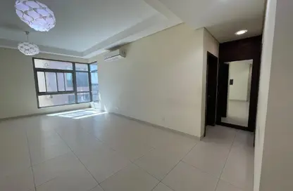 Apartment - 4 Bedrooms - 3 Bathrooms for sale in Isa Town - Central Governorate