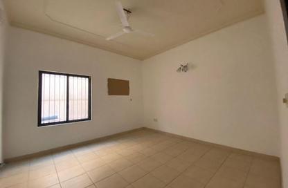 Apartment - 3 Bedrooms - 3 Bathrooms for rent in Tubli - Central Governorate