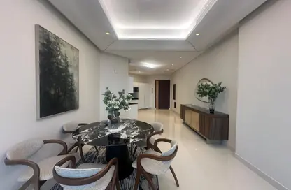 Apartment - 2 Bedrooms - 4 Bathrooms for rent in Sanabis - Manama - Capital Governorate