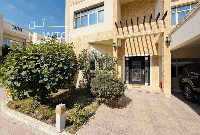 989351 - Property Image 2