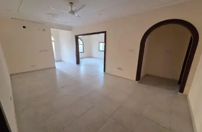 فيلا - 4 غرف نوم - 5 حمامات للايجار في سند - المحافظة الوسطى