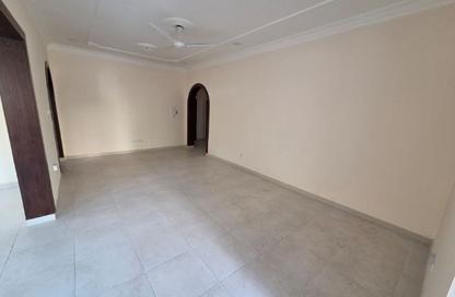 Villa - 4 Bedrooms - 5 Bathrooms for rent in Sanad - Central Governorate