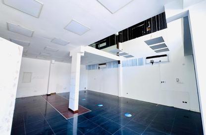 Show Room - Studio - 1 Bathroom for rent in Zinj - Manama - Capital Governorate