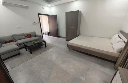 Apartment - Studio - 1 Bathroom for rent in Al Juffair - Capital Governorate