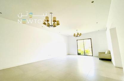 Villa - 4 Bedrooms - 4 Bathrooms for rent in Janabiya - Northern Governorate
