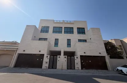 فيلا - 5 غرف نوم - 6 حمامات للايجار في الزنج - المنامة - محافظة العاصمة