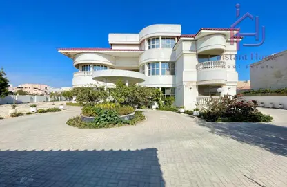 Villa - 4 Bedrooms - 7 Bathrooms for sale in Arad - Muharraq Governorate