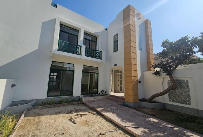 989649 - Property Main Image