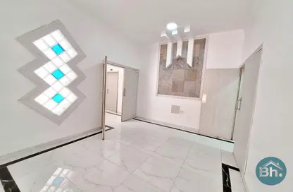 Apartment - 3 Bedrooms - 4 Bathrooms for rent in Arad - Muharraq Governorate Apartment - 3 Bedrooms - 4 Bathrooms for rent in Arad - Muharraq Governorate