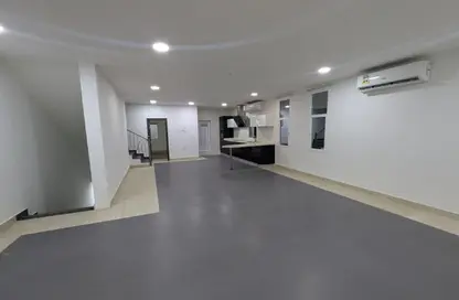 شقة - 5 غرف نوم - 3 حمامات للايجار في سار - المحافظة الشمالية