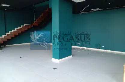 Show Room - Studio - 4 Bathrooms for rent in Sanabis - Manama - Capital Governorate