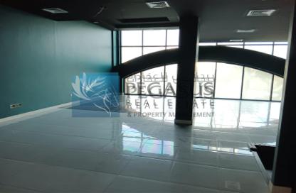 Show Room - Studio - 4 for rent in Sanabis - Manama - Capital Governorate