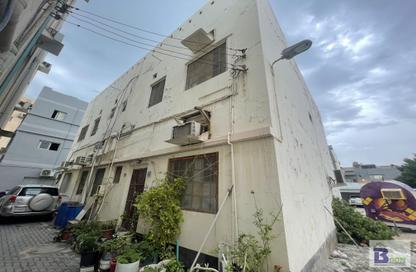 عمارة بالكامل - 8 غرف نوم - 4 حمامات للبيع في السقية - المنامة - محافظة العاصمة