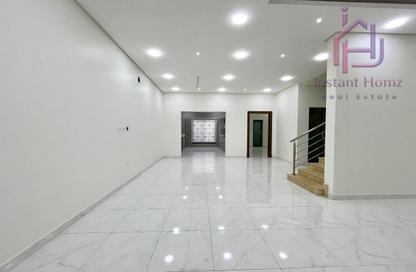 Villa - 4 Bedrooms - 5 Bathrooms for sale in Karzakkan - Northern Governorate