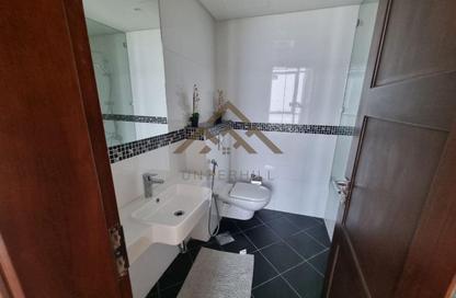 Apartment - 2 Bedrooms - 4 Bathrooms for rent in Al Juffair - Capital Governorate