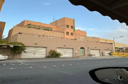 عمارة بالكامل - 4 غرف نوم - 4 حمامات للبيع في عراد - المحرق