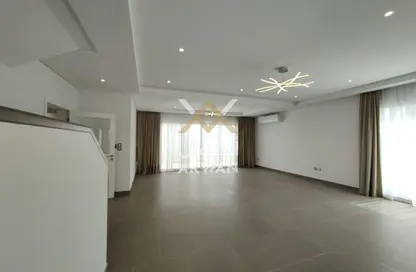 Villa - 3 Bedrooms - 4 Bathrooms for rent in Saar - Northern Governorate