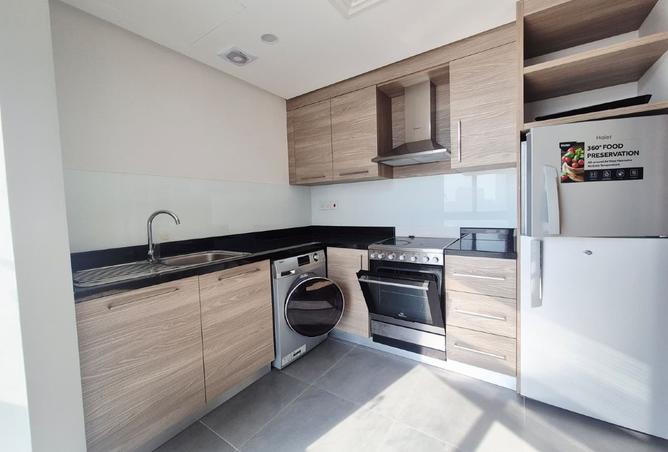 988401 - Property Image 2