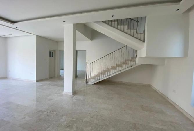 994415 - Property Image 2