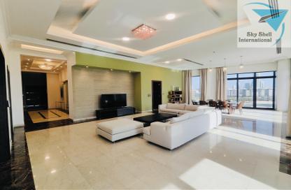 Apartment - 4 Bedrooms - 6 Bathrooms for sale in Reef Island - Capital Governorate