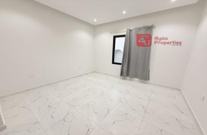 Apartment - 2 Bedrooms - 2 Bathrooms for rent in Salmaniya - Manama - Capital Governorate