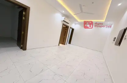 Apartment - 2 Bedrooms - 2 Bathrooms for rent in Salmaniya - Manama - Capital Governorate