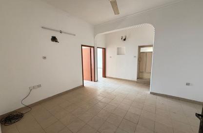Apartment - 2 Bedrooms - 2 Bathrooms for rent in Jid Ali - Central Governorate