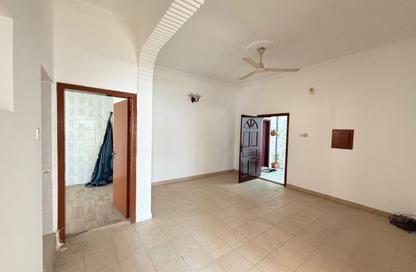 Apartment - 2 Bedrooms - 2 Bathrooms for rent in Jid Ali - Central Governorate