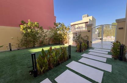 Villa - 4 - 7 for sale in Janabiya - Northern Governorate