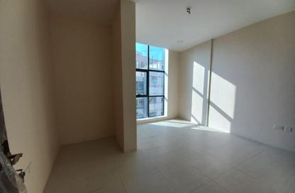 Office Space - 2 Bedrooms - 2 Bathrooms for rent in Exhibition Road - Hoora - Capital Governorate
